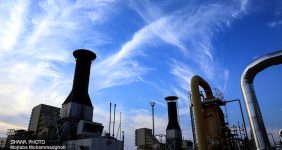 تأسیسات پارسیان برای تولید زمستانی آماده شد، مدیرعامل شرکت نفت مناطق مرکزی ایران اعلام کرد: تأسیسات تولید و فرآورش منطقه عملیاتی پارسیان با انجام بیش از ۹۵ هزار نفرساعت تعمیرات، برای تولید در فصل زمستان آماده شده است.