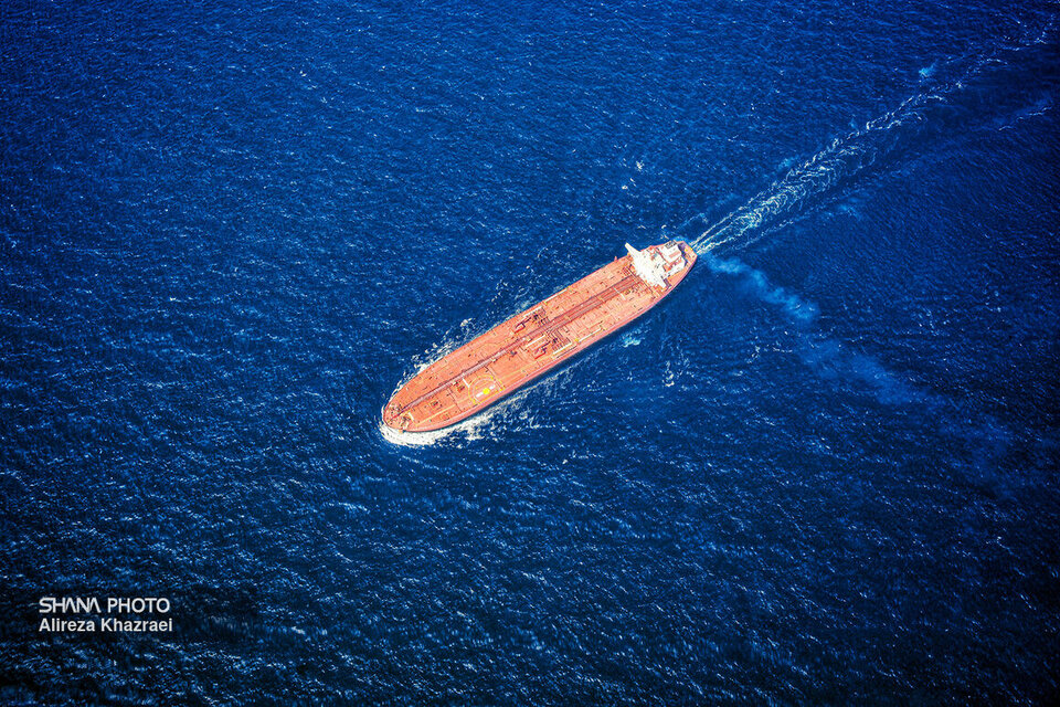 نقش ایران در معادله جدید امنیت انرژی اروپا، ابوالقاسم دلفی، سفیر پیشین ایران در فرانسه با تأکید بر اینکه مذاکرات جاری میان تهران و واشنگتن می‌تواند زمینه‌ساز بازگشت ایران به بازار انرژی اروپا باشد، اظهار کرد: در صورت رفع تحریم‌ها، ایران نه‌تنها خواهد توانست صادرات نفت و گاز خود را افزایش دهد، بلکه با جذب سرمایه‌گذاری خارجی، امکان توسعه زیرساخت‌های صنعت انرژی کشور نیز فراهم می‌شود.