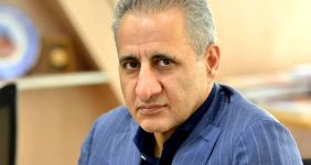 به گزارش خبرانرژی: حمید حسینی در گفت‌وگو با شانا درباره واکنش بازار نفت به اعلام آتش‌بس میان ایران و رژیم صهیونیستی با اشاره به اینکه بازار نفت تحت تأثیر سه دسته عامل قرار دارد؛ عوامل بنیادین، شرایط اقتصادی کشورها و تحولات سیاسی توضیح داد: عرضه و تقاضا دو عامل کلیدی در تعیین قیمت نفت هستند. هم‌اکنون بازار به نفع خریدار حرکت کرده و عرضه نفت در جهان بیش از تقاضا است.