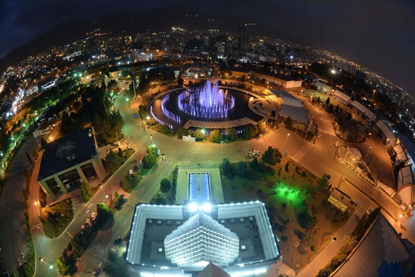 به گزارش خبرانرژی به نقل از فارس، شرکت نمایشگاه‌های بین‌المللی تهران در یک ادعای عجیب و متناقض به دنبال تصدی سیاست گذاری در صدور مجوزهای نمایشگاهی در کشور است.