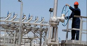 به گزارش خبرانرژی: سيامك غلاميزاده در گفتوگو با روابط عمومي شركت بهرهبرداري نفت و گاز گچساران اظهار كرد: كارگاه مركزي شركت نفت و گاز گچساران در عرصه ساخت، توليدات و بازسازي قطعات ارجاعي از واحدهاي مختلف عملياتي نقشي مهم و حياتي دارد.