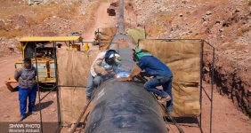 به گزارش خبرانرژی به نقل از شرکت انتقال گاز ایران، مهدی زارع درباره اقدام‌های کلیدی با هدف پایداری شبکه در فصول سرد سال اظهار کرد: پروژه‌های متعددی به‌منظور انتقال ایمن، پایدار و بهره‌ور گاز طبیعی با مشارکت شرکت‌های متخصص و نیروهای باتجربه در دست اجراست.