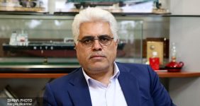 به گزارش خبرانرژی : کرامت ویس‌کرمی در گفت‌وگو با شانا درباره آخرین وضع انتقال سهمیه سوخت به کارت بانکی اظهار کرد: وزارت نفت بر اساس جز (۲) بند (ت) تبصره (۳) قانون بودجه سال ۱۴۰۴ کل کشور موظف شده است با همکاری بانک مرکزی و سازمان برنامه و بودجه، امکان انتقال سهمیه از کارت هوشمند سوخت به کارت بانکی مالکین خودروها را ظرف ۴ ماه از تاریخ لازم‌الاجرا شدن قانون فراهم کند.