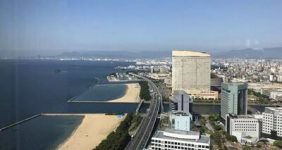 اولین نیروگاه اسمزی ژاپن که با استفاده از اختلاف غلظت نمک آب دریا و آب شیرین، برق تولید می‌کند، در اوایل ماه اوت در جنوب غربی این کشور، آغاز به کار کرد.