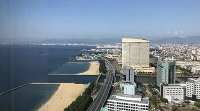 اولین نیروگاه اسمزی ژاپن که با استفاده از اختلاف غلظت نمک آب دریا و آب شیرین، برق تولید می‌کند، در اوایل ماه اوت در جنوب غربی این کشور، آغاز به کار کرد.