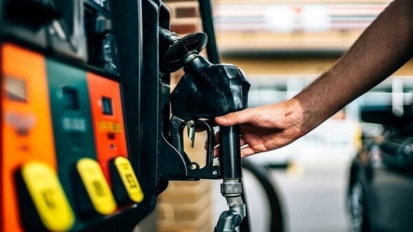 تولید روزانه ۶۵۰ هزار بشکه میعانات گازی ایران با تهدید افت فشار پارس جنوبی روبه‌روست؛ بی‌توجهی امروز می‌تواند کشور را دوباره به واردکننده پرهزینه بنزین تبدیل کند.