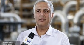 به گزارش خبرانرژی: بابک فروزش اصل در گفت‌وگو با شانا در تشریح طرح‌های پالایشگاه تهران با تأکید بر اینکه با آغاز به کار دولت چهاردهم، روند اجرای طرح‌ها تسهیل شده و شاهد راه‌اندازی پروژه‌های متعدد در ماه‌های پیش ‌رو خواهیم بود، بیان کرد: کمک‌های انجام‌شده در زمینه تخصیص ارز و افزایش سهمیه‌های ارزی از سوی شرکت ملی پالایش و پخش و همکاری بانک مرکزی و وزارت صمت نیز نقش قابل‌توجهی در تسهیل روند اجرای پروژه‌ها داشته‌ است. پروژه‌های تصفیه پساب شهری، تولید هگزان صنعتی و اتصال به برق سراسری ازجمله طرح‌های شرکت پالایش نفت تهران است که به‌زودی به بهره‌برداری می‌رسند.