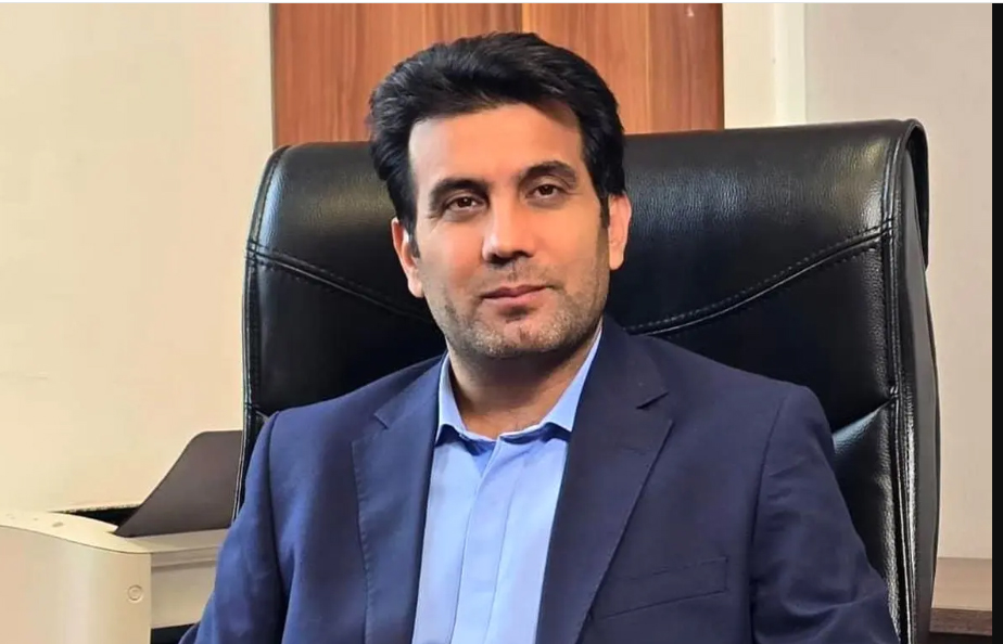 به گزارش خبرانرژی: در متن این پیام آمده است؛ در جهانی که سرعت گردش اطلاعات لحظه به لحظه افزایش می‌یابد، نقش خبرنگاران بیش از هر زمان دیگری برجسته و حیاتی شده است. آن‌ها نه‌تنها ناقلان خبر، بلکه معماران آگاهی، وجدان بیدار جامعه و ستون‌های پنهان توسعه پایدار به شمار می‌آیند.