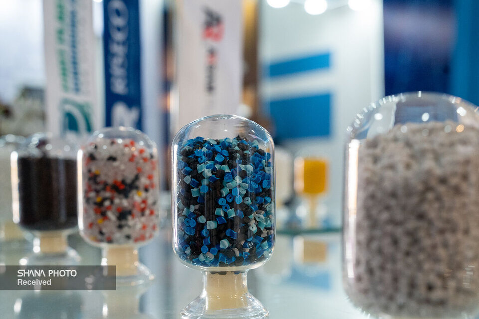 به گزارش خبرانرژی به نقل از شانا، در تیر ۱۴۰۴، ۱۲.۱ هزار میلیارد تومان محصول پتروشیمی در بورس‌های کالایی عرضه شد، در حالی که این رقم در مدت مشابه پارسال برای عرضه اعتباری محصولات پتروشیمی ۹.۵ هزار میلیارد تومان بود.