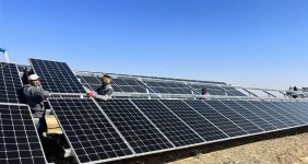 معاون صنایع پیشرفته سازمان گسترش و نوسازی صنایع ایران (ایدرو) از احداث ۵۰۰ مگاوات نیروگاه خورشیدی تا پایان امسال در راستای کاهش ناترازی انرژی و در راستای حمایت از صنایع توسط این سازمان خبر داد.