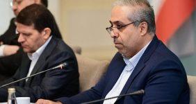 به گزارش خبرانرژی به نقل از شرکت ملی صنایع پتروشیمی، احمد زراعتکار روز (چهارشنبه، پنجم شهریور) در سی‌وسومین نشست مدیران عامل شرکت‌های تولیدی صنایع پتروشیمی با اشاره به اقدام‌های وزارت نفت در مسیر رفع موانع صنعتی و ثبت سفارش‌ها اظهار کرد: در طول ۱۱ ماه گذشته با بهره‌گیری از همفکری کارشناسان و همراهی همکاران  بسیاری از موضوعاتی را که پیش‌تر محل بحث و اختلاف نظر بود، بررسی و پیگیری شد. هدف اصلی این است فضای کاری صنعت همانند گذشته در مسیر رشد، پویایی و شکوفایی قرار گیرد.