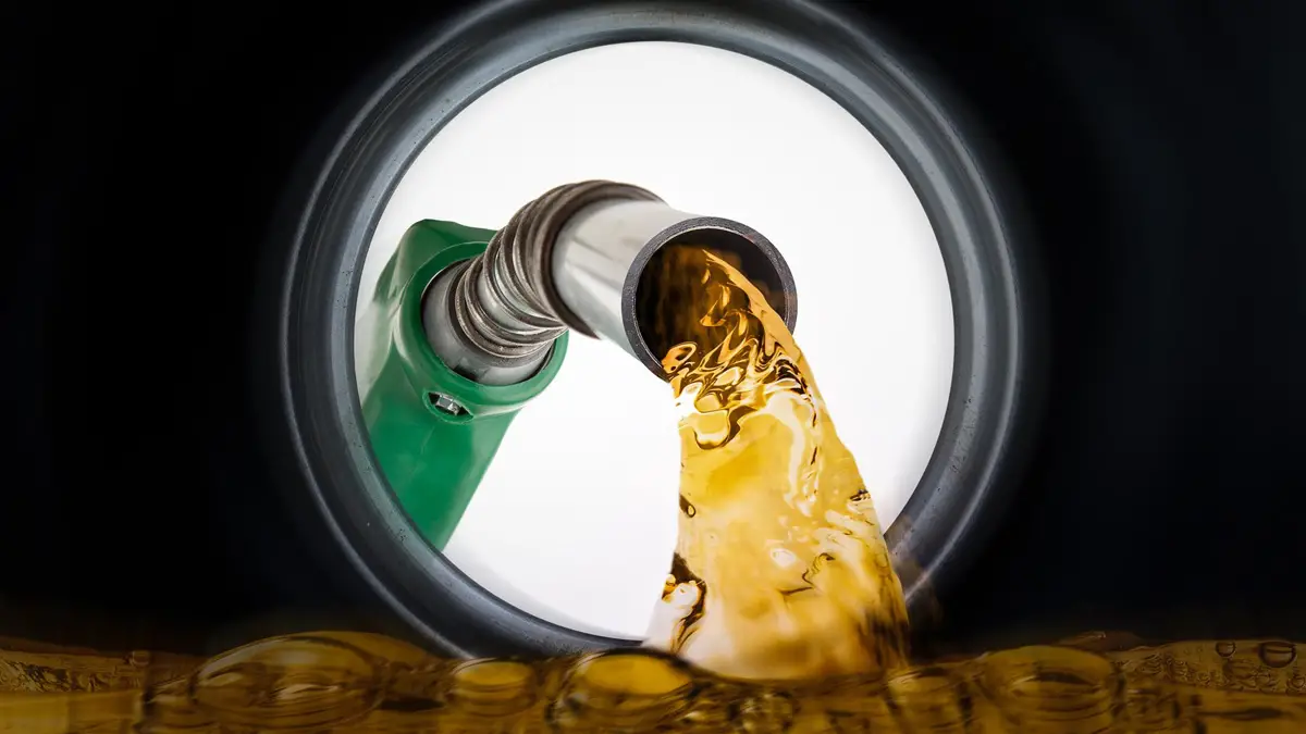 مدیرعامل شرکت ملی پالایش و پخش فرآورده‌های نفتی گفت: با افزایش تولید و مدیریت مصرف، واردات گازوئیل به کشور متوقف شده و این اقدام در صورت تداوم، سالانه نزدیک به یک میلیارد دلار صرفه‌جویی ارزی به همراه خواهد داشت