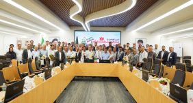 به گزارش خبرانرژی به نقل از روابط عمومی شرکت عملیات غیرصنعتی پازارگاد، در این آیین دکتر شیخان با تبریک هفته دفاع مقدس و تجلیل از رشادت‌های فرزندان ایران اسلامی در هشت سال دفاع مقدس گفت: از بدو شکل‌گیری انقلاب شکوهمند اسلامی، همواره استکبار جهانی و دشمنان این آب و خاک، خصومت خود را به اشکال و انحای مختلف نشان داده و هر بار با پاسخ محکم و کوبنده ملت بزرگ ایران اسلامی روبرو شده‌اند.