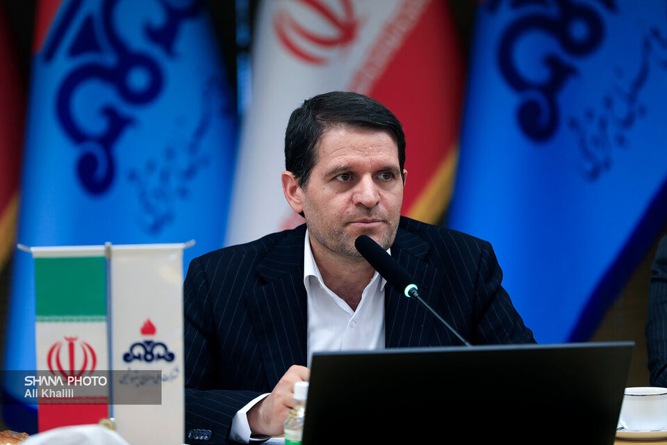 به گزارش خبرانرژی به نقل از شانا، حسن عباس‌زاده روز (شنبه، ۲۲ شهریور) در آیین قرعه‌کشی پویش کاهش ده درصدی مصرف انرژی با قدردانی از اصحاب رسانه که در طول یک‌سال گذشته همراه شرکت ملی صنایع پتروشیمی بودند، اظهار کرد: تلاش می‌کنیم با فرهنگ درست مصرف انرژی، از این منابع برای تولید و اشتغال استفاده کنیم.