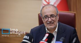 به گزارش خبرانرزی به نقل از ایرنا از صندوق توسعه ملی، مهدی غضنفری با بیان این مطلب ادامه داد: پیرو جلسات با رئیس جمهوری درخصوص پایش پیشرفت اجرای طرح «ضربتی جهش تولید نفت خام به میزان ۲۵۰ هزار بشکه در روز» و تاکید وی برای سرعت بخشی بیشتر به این طرح، با تصویب هیات عامل صندوق، مبلغ ۳۰۰ میلیون دلار به صورت علی‌الحساب بابت مشارکت صندوق در این طرح به شرکت ملی نفت ایران پرداخت شد.