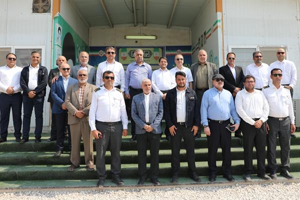به گزارش خبرانرژی به نقل از روابط عمومی شرکت مخازن سبز پتروشیمی عسلویه: در این رویداد، دکتر حسن عباس‌زاده، مدیرعامل شرکت ملی صنایع پتروشیمی ایران و دکتر سعید صادقی گوغری، مدیرعامل سازمان تأمین اجتماعی نیروهای مسلح، به همراه دکتر افشار بازیار، مدیرعامل شرکت سرمایه‌گذاری تجاری شستان و دکتر کمالی مدیرعامل شرکت از امکانات و توانمندی‌های شرکت مخازن سبز پتروشیمی عسلویه بازدید به عمل آوردند.