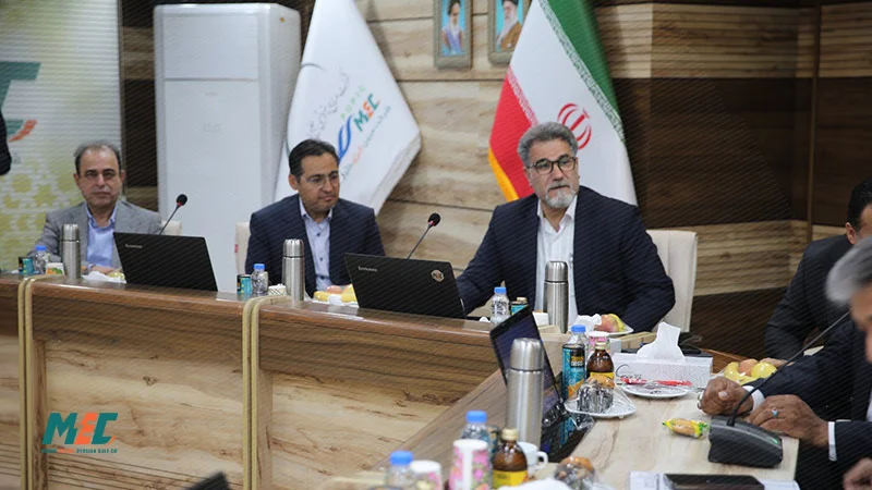 به گزارش خبرانرژی به نقل از روابط عمومی شرکت مبین انرژی خلیج فارس، در این نشست، موضوعات کلان منابع انسانی از جمله ارتقای سطح شایستگی کارکنان، بهبود فرآیندهای جذب و نگهداشت نیروی انسانی، توسعه آموزش‌های تخصصی و تقویت رفاه کارکنان مورد بررسی قرار گرفت.