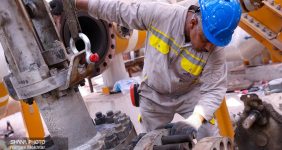 به گزارش خبرانرژی به نقل از شرکت مجتمع گاز پارس جنوبی، محمد نعمتی اظهار کرد: پالایشگاه دهم پارس جنوبی با توجه به رضایت کامل از عملکرد مطلوب یکی از شرکت‌های توانمند داخلی در اجرای تعمیرات و بهره‌برداری واحدهای ۱۰۶ پالایشگاه‌های یازدهم و دوازدهم، قرارداد سه‌ ساله واحد ۱۰۶ پالایشگاه دهم را نیز به این شرکت واگذار کرد.