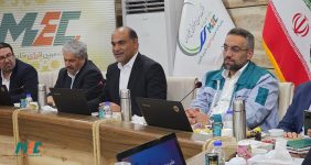 به گزارش خبرانرژی: فرماندار عسلویه با اشاره به اهمیت صیانت از محیط‌زیست منطقه، از تلاش‌های گسترده و اقدامات خاص شرکت مبین انرژی خلیج فارس در زمینه حفظ اکوسیستم‌های دریایی و حمایت از گونه‌های در حال انقراض، به‌ویژه لاک‌پشت‌های منقار عقابی، تقدیر کرد و این شرکت را الگویی ارزشمند برای صنعت نفت، گاز و پتروشیمی توصیف نمود؛ الگویی که علاوه‌بر انجام وظایف اصلی، نگاه مسئولانه به محیط‌زیست و اجرای برنامه‌های تخصصی حفاظتی دارد.