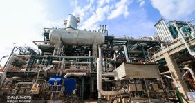 به گزارش خبرانرژی  به نقل از شرکت ملی صنایع پتروشیمی، حسن عباس‌زاده در دیدار با شهباز حسن‌پور، نماینده کرمان و راور و عضو کمیسیون صنایع و معادن مجلس در حاشیه نوزدهمین نمایشگاه ایران‌پلاست درباره توسعه صنعت پتروشیمی در استان کرمان اظهار کرد: در سال‌های گذشته به چند طرح پتروشیمی در این استان مجوز داده شده بود که یکی از آنها به دلیل عدم پیشرفت لغو شد، اما دو طرح دیگر همچنان فعال هستند.