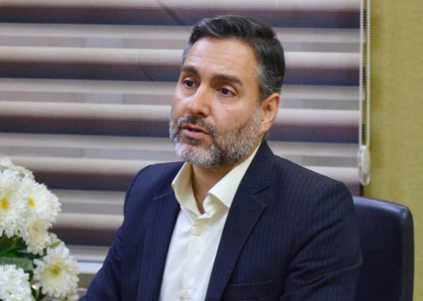 به گزارش خبرانرژی: داود مسعودی در گفت‌وگویی با خبرنگاران اظهار داشت: امروز فناوری‌های نوین از جمله فناوری اطلاعات، اقتصاد دیجیتال و هوش مصنوعی نقش کلیدی در شکل‌دهی به آینده اقتصاد جهانی دارند. کشورهایی که بتوانند در این عرصه به موقع وارد شوند و همکاری‌های فناورانه بین‌المللی ایجاد کنند، نه تنها سهم بیشتری از بازارهای جهانی خواهند داشت، بلکه می‌توانند امنیت و رشد پایدار اقتصادی خود را تضمین کنند.