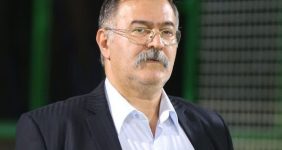 به گزارش خبرانرژی؛ سید اردشیر افضلی مدیرعامل ذوب آهن اصفهان در نشست خبری نمایشگاه متالکس در اصفهان یک جمله قابل تأمل بیان کرد که نشان از رویکرد مسئولانه این مدیر کهنه کار به توسعه ملی و ارزش‌آفرینی در فولاد دارد. اظهارنظری راهبردی از سوی افضلی، که بار دیگر کانون توجهات را به سمت اهمیت مسئولیت اجتماعی شرکتی و چشم‌انداز ملی در صنعت فولاد جلب کرده است؛