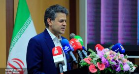 به گزارش خبرانرژی به نقل از شانا، محمد مقاره امروز (دوشنبه، ۱۷ شهریور) در آیین گشایش نوزدهمین نمایشگاه بین‌المللی ایران‌پلاست با اشاره به روند برگزاری این رویداد اظهار کرد: این نمایشگاه که از سال ۱۳۸۱ پایه‌گذاری شد، امروز به مهم‌ترین بستر توسعه صنعت پلیمر و کسب‌وکارهای وابسته در کشور تبدیل شده است. خوشبختانه در این دوره شاهد حضور ۷۰۵ شرکت داخلی و ۶۷ شرکت خارجی از کشورهای مختلف در نمایشگاه هستیم.