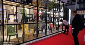 به گزارش خبرانرژی به نقل از شرکت ملی صنایع پتروشیمی، تاماکولو واتارا در حاشیه نوزدهمین نمایشگاه ایران‌پلاست با بیان اینکه ظرفیت‌ بالایی برای همکاری شرکت‌های ایرانی و فعالان صنایع پلاستیک و پلیمر در ساحل عاج وجود دارد، اظهار کرد: صنعت پتروشیمی ایران دارای سابقه‌ای غنی و ظرفیت‌هایی قابل توجه است که می‌تواند نقش مؤثری در توسعه زیرساخت‌های انرژی ساحل عاج ایفا کند.