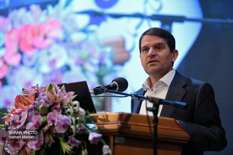 به گزارش خبرانرژی به نقل از شانا، حسن عباس‌زاده امروز (دوشنبه، ۱۷ شهریور) در آیین گشایش نوزدهمین نمایشگاه بین‌المللی ایران‌پلاست با اشاره به جایگاه مهم پلیمرها اظهار کرد: امروزه اهمیت پلیمرها در زندگی روزمره کاملاً مشهود است. بسیاری از محصولات پلیمری جایگزین فولاد در صنعت خودروسازی و چوب در صنعت ساختمان و مصارف خانگی شده‌اند.