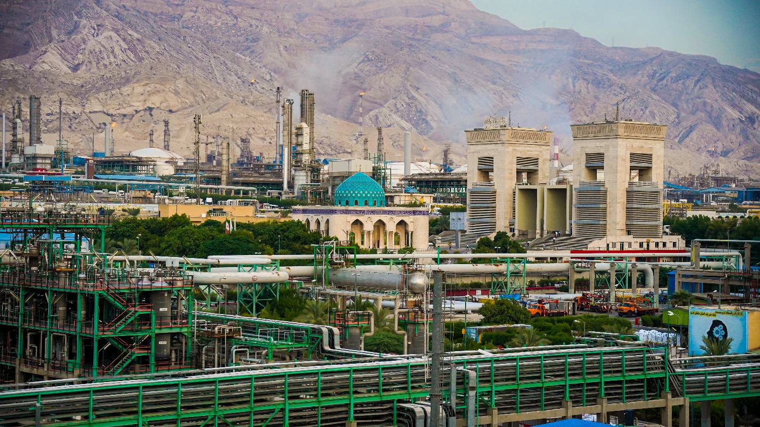 به گزارش خبرانرژی به نقل از روابط عمومی و امور بین‌الملل پتروشیمی جم، اجرای پروژه استقرار استاندارد بین‌المللی ISO46001:2019 در راستای ایفای مسئولیت‌های اجتماعی، حفاظت از محیط زیست و حرکت به سوی توسعه پایدار، و با هدف مدیریت بهینه مصرف آب، کاهش هدررفت منابع و الگوسازی برای سایر صنایع ملی در پتروشیمی جم کلید خورد.