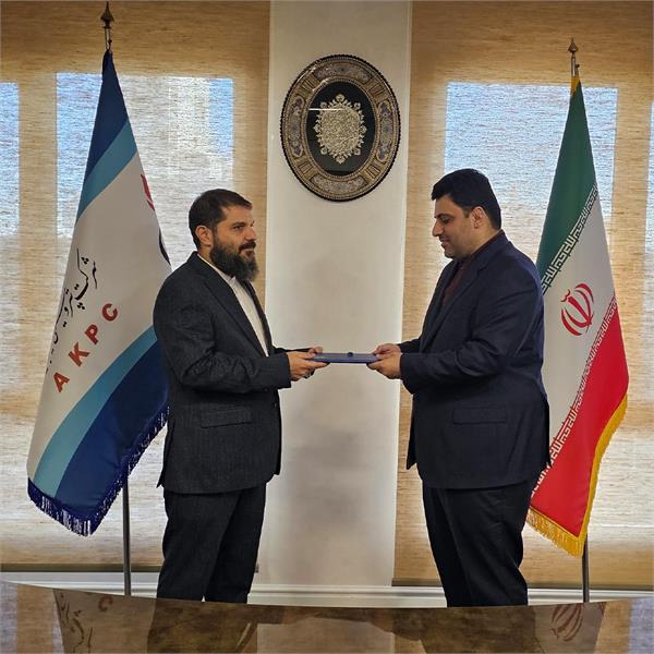 به گزارش خبرانرژی به نقل از روابط عمومی و امور بین‌الملل پتروشیمی امیرکبیر، طی حکمی از سوی عباس کشوری مدیرعامل و نایب‌رئیس هیأت‌مدیره شرکت سرمایه‌گذاری توسعه سرمایه رفاه، «حسام خوشبین‌فر» به‌عنوان سرپرست شرکت پتروشیمی امیرکبیر منصوب شد.