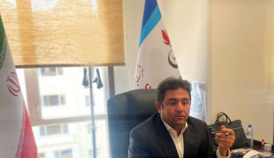 به گزارش خبرانرژی: با حکم هیئت‌مدیره شرکت پتروشیمی امیرکبیر، علی حیاتی به عنوان مدیرعامل جدید این شرکت منصوب شد.