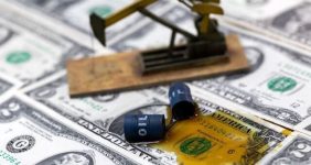  به گزارش خبر انرژی به نقل از رویترز، قیمت نفت تغییر چندانی در معاملات روز سه‌شنبه نداشته و تحت تأثیر افزایش تولید کمتر از حد انتظار ائتلاف اوپک پلاس، ضعف تقاضای جهانی و احتمال مازاد عرضه قرار دارد.