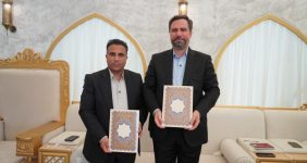 به گزارش خبرانرژی: در حاشیه دیدار مدیرکل میراث فرهنگی،گردشگری و صنایع دستی و جمعی از راهنمایان گردشگری استان بوشهر از دهکده گردشگری پازارلند، تفاهم نامه همکاری شرکت عملیات غیرصنعتی پازارگاد و اداره کل میراث فرهنگی ، گردشگری و صنایع دستی استان بوشهر با هدف توسعه گردشگری در این استان امضا شد.