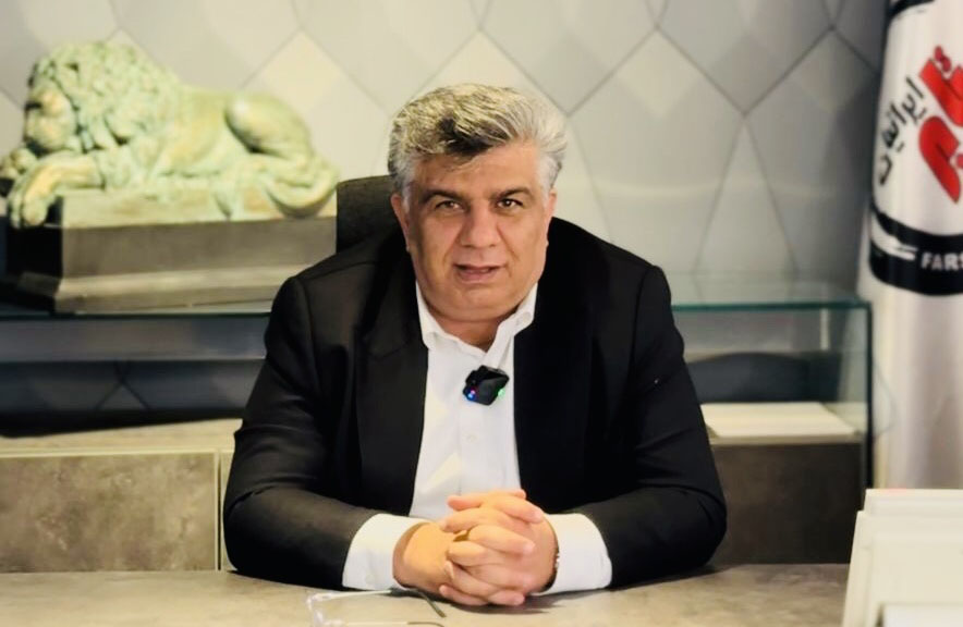 به گزارش خبرانرژی: مدیرعامل شرکت، کاظم عبادی، در مصاحبه‌ای با اشاره به اهمیت هوشمندسازی در صنعت حمل‌ونقل گفت: «هوشمندسازی دیگر یک انتخاب نیست بلکه یک ضرورت اجتناب‌ناپذیر برای حفظ پایداری و رقابت در بازار است.» ایشان افزودند که فارس‌تایر با هدف بهبود کیفیت خدمات، کاهش هزینه‌ها و افزایش ایمنی، به صورت جدی به دیجیتالی‌سازی فرآیندهای انبارداری، لجستیک و بهره‌گیری از هوش مصنوعی برای پیش‌بینی تقاضا و فروش می‌پردازد.