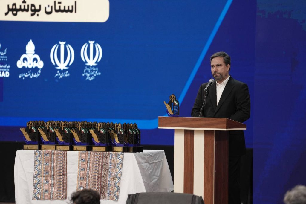 به گزارش خبرانرژی به نقل از روابط عمومی شرکت عملیات غیرصنعتی پازارگاد؛ مدیر عامل شرکت پازارگاد در این مراسم با اشاره به نقش علم و دانش در پیشرفت هر جامعه‌ای، تأکید کرد: “منشا قدرت یک ملت علم و اندیشه است و ملتی پیروز می‌شود که صاحب علم باشد.”