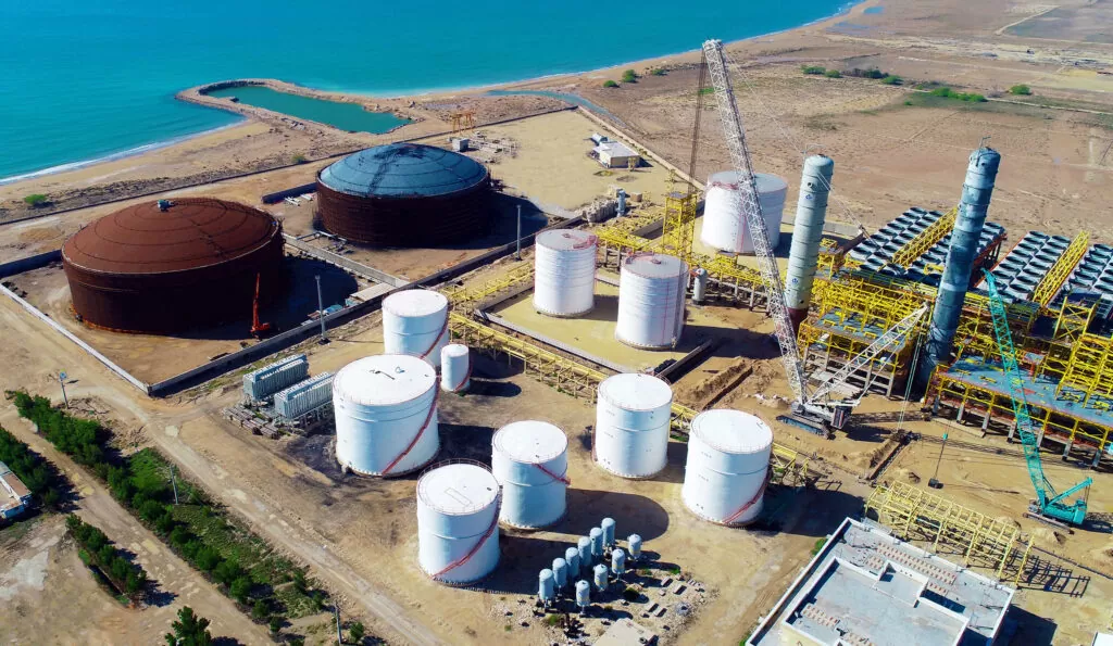 به گزارش خبر انرژی، نزهت از اسفند ۱۴۰۱ مدیرعامل این پتروشیمی بود.