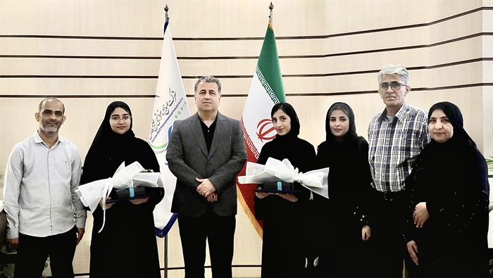 به گزارش خبرانرژی به نقل از روابط عمومی پتروشیمی پارس؛ در نشستی صمیمی به میزبانی دکتر پهلوانی مدیر عامل شرکت پتروشیمی پارس از نخستین قبول شدگان عسلویه‌ای در رشته دکتری پزشکی عمومی تقدیر شد.