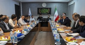 به گزارش خبرانرژی به نقل از روابط عمومی و امور فرهنگی پتروشیمی مروارید؛ در ابتدای جلسه، حسام خوشبینفر مدیرعامل پتروشیمی مروارید ضمن خیرمقدم به مدیرعامل بانک شهر و هیات همراه، گزارشی از وضعیت تولید، برنامههای آینده و رویکردهای مدیریتی این شرکت ارائه کرد.