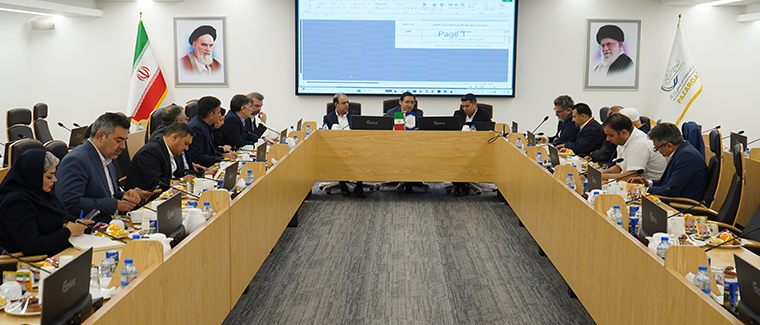 به گزارش خبرانرژی به نقل از روابط‌عمومی شرکت عملیات غیرصنعتی پازارگاد، دکتر شمس، مدیر سرمایه انسانی شرکت صنایع پتروشیمی خلیج فارس، در نشست مدیران منابع انسانی شرکت‌های زیرمجموعه این هلدینگ، با قدردانی از رویکرد نوآورانه و به‌روزرسانی خدمات در شرکت پازارگاد اظهار داشت: توجه جدی به حوزه منابع انسانی و رسیدگی به نیازهای نیروهای شاغل در صنعت پتروشیمی، نقش مهمی در افزایش بهره‌وری و پایداری تولید دارد. از این رو، خدمات رفاهی ویژه کارکنان و خانواده‌های آنان از اهمیت بالایی برخوردار است و آثار مثبت آن در عملکرد سازمانی مشهود خواهد بود.