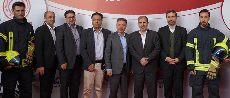 به گزارش خبرانرژی به نقل از روابط عمومی شرکت عملیات غیرصنعتی پازارگاد؛در آیین افتتاحیه هفتمین نمایشگاه تخصصی فناوری اطلاعات،حراست و HSE که با حضور مدیرعامل سازمان منطقه ویژه پارس، مدیرعامل شرکت عملیات غیرصنعتی پازارگاد ، مدیران صنایع مستقر در منطقه پارس و مقامات استان بوشهر برگزار گردید، جایزه دستاورد برتر صنعت نفت، گاز و پتروشیمی به مهندس علی امامی مدیر فناوری اطلاعات شرکت عملیات غیرصنعتی پازارگاد اهدا شد.