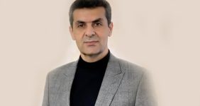 به گزاش خبرانرژی: این شیوه حمل‌و‌نقل، به عنوان اصلی‌ترین روش جابجایی کالا و مسافر در داخل کشور، نقش حیاتی در تأمین نیازهای اساسی جامعه، توزیع عادلانه ثروت و رونق کسب‌وکارهای کوچک و متوسط دارد. توسعه و بهسازی زیرساخت‌های جاده‌ای، نوسازی ناوگان حمل و نقل و ارتقای ایمنی جاده‌ها، از جمله اولویت‌های اساسی برای دستیابی به توسعه پایدار و افزایش رفاه اجتماعی است.