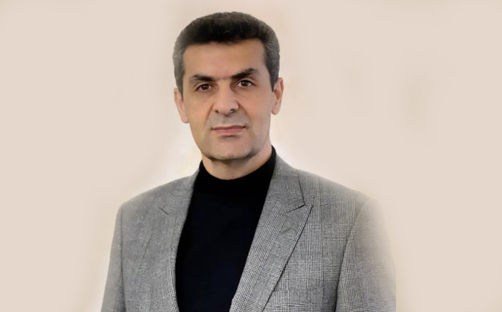 به گزاش خبرانرژی: این شیوه حمل‌و‌نقل، به عنوان اصلی‌ترین روش جابجایی کالا و مسافر در داخل کشور، نقش حیاتی در تأمین نیازهای اساسی جامعه، توزیع عادلانه ثروت و رونق کسب‌وکارهای کوچک و متوسط دارد. توسعه و بهسازی زیرساخت‌های جاده‌ای، نوسازی ناوگان حمل و نقل و ارتقای ایمنی جاده‌ها، از جمله اولویت‌های اساسی برای دستیابی به توسعه پایدار و افزایش رفاه اجتماعی است.